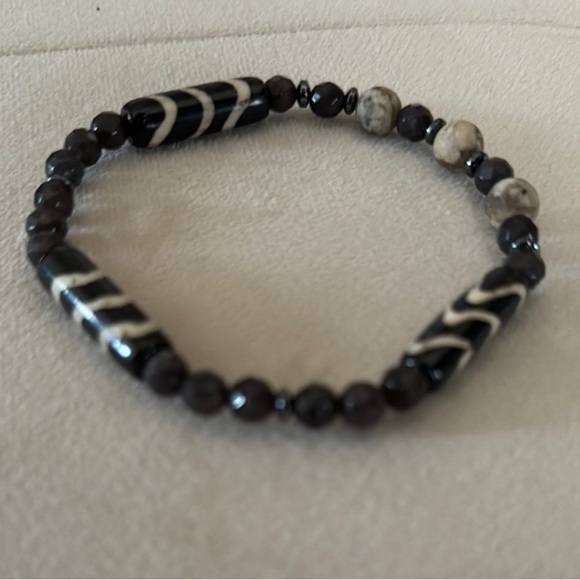 Handmade Beaded Bracelet - Black and White - Warrior - Picture 5 of 8